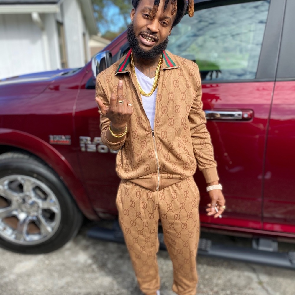 Meet your Posher, Dion